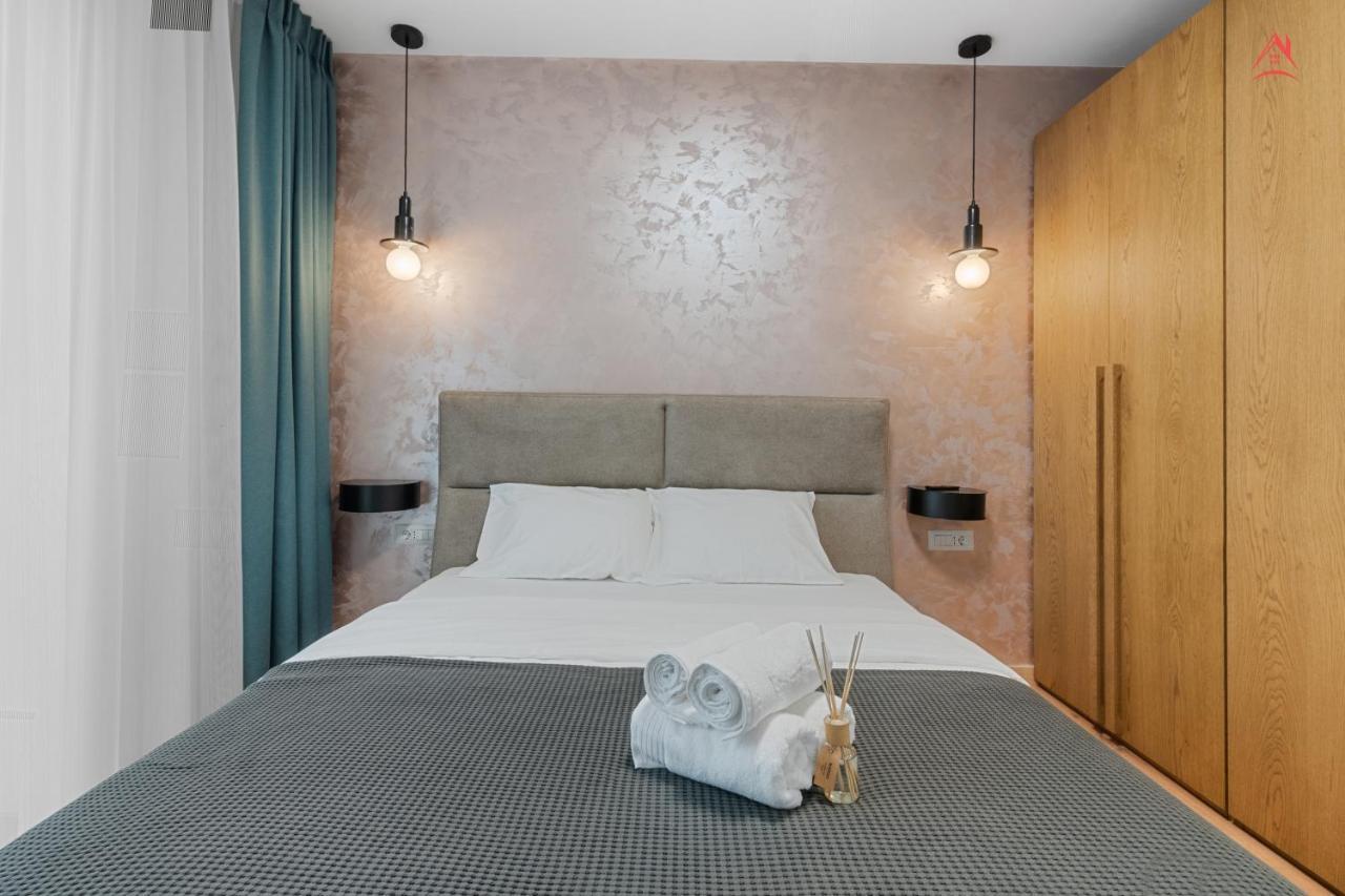 Opera - Cismigiu, Eroilor, Free Private Parking Apartment Bukarest